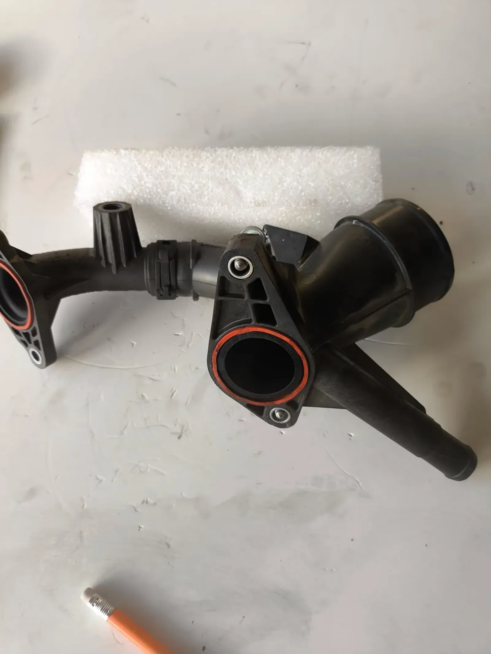 Tubo Renault Varios referência 165763616R