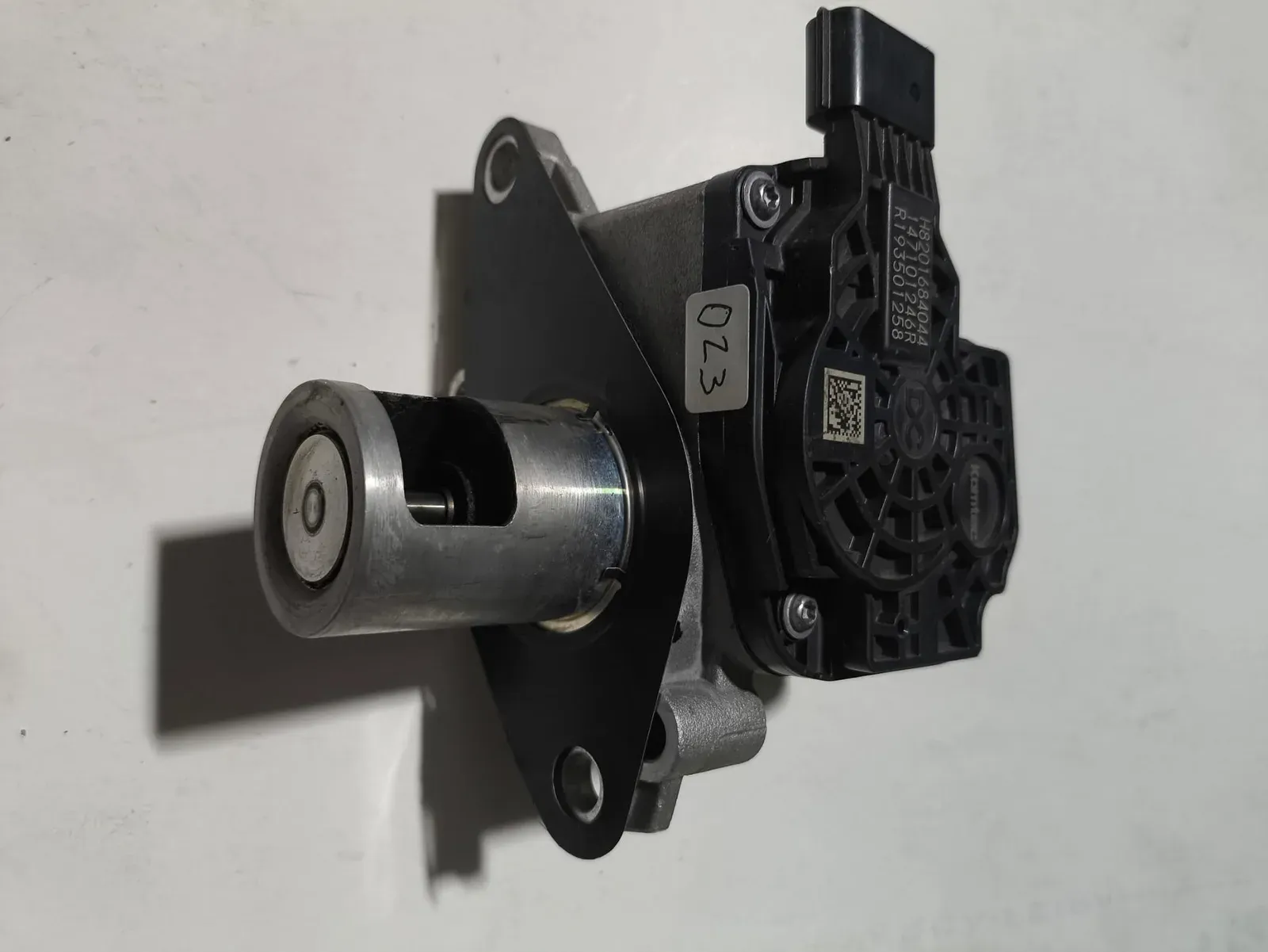 Válvula EGR Renault Kangoo referência 147101246R