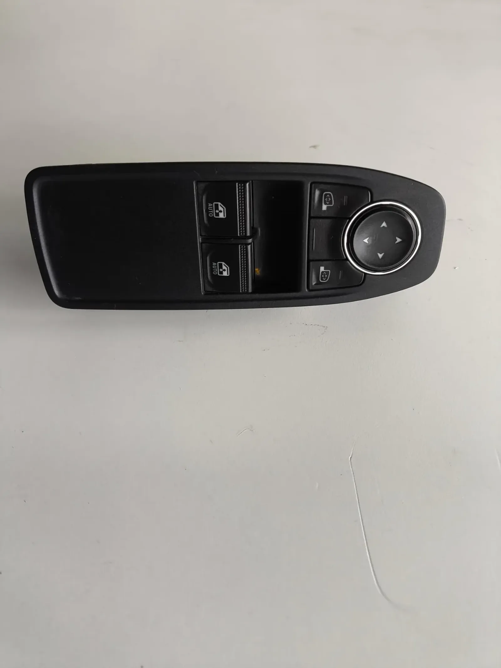 Comutador vidro frente esquerdo Renault Clio V referência 254017291R