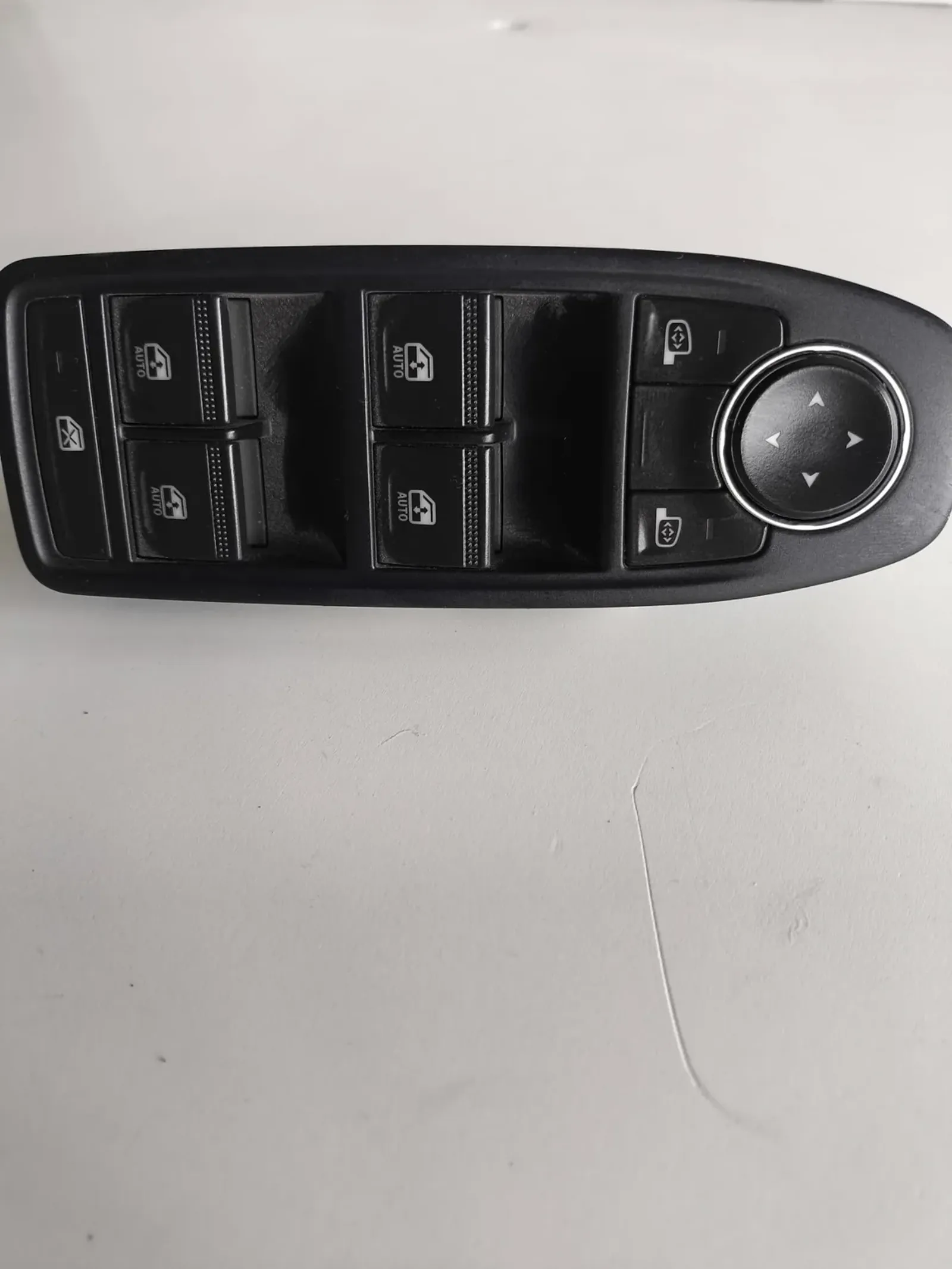 Comutador vidro frente esquerdo Renault Clio V referência 254104196R