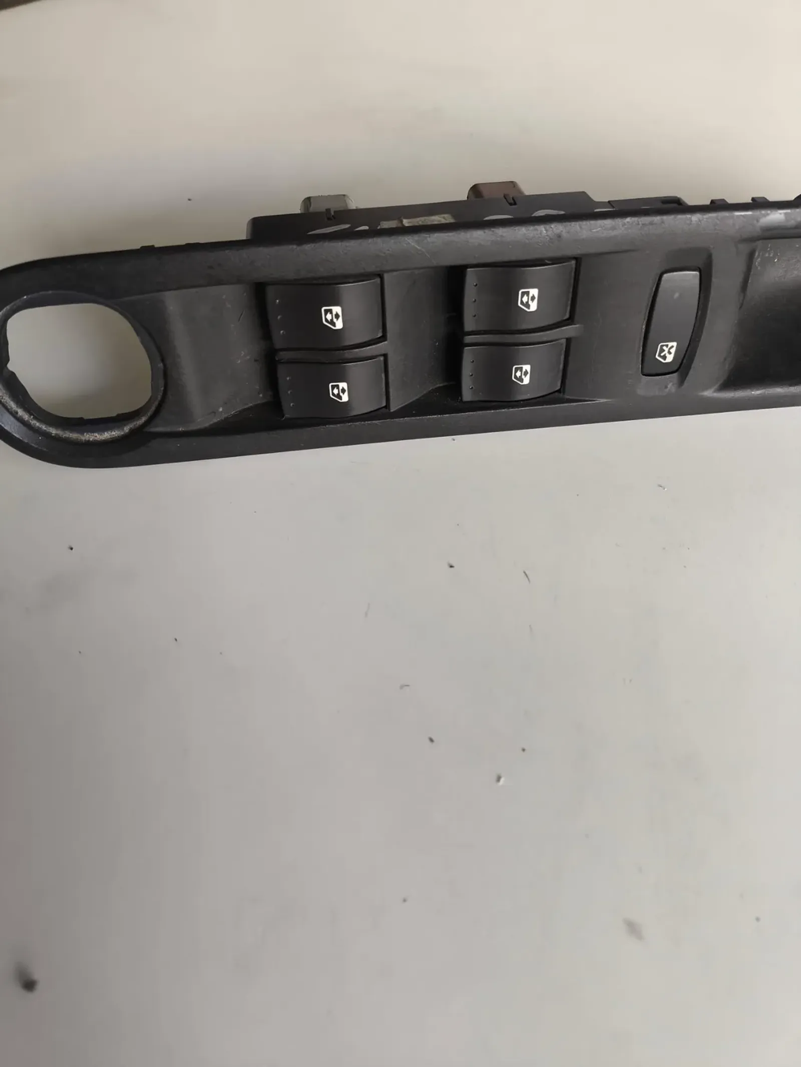 Comando Vidros Porta FE Renault Espace 2.2 referência 8200519355