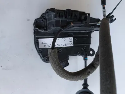 Fechadura de porta TE Renault Clio V referência 825039554R