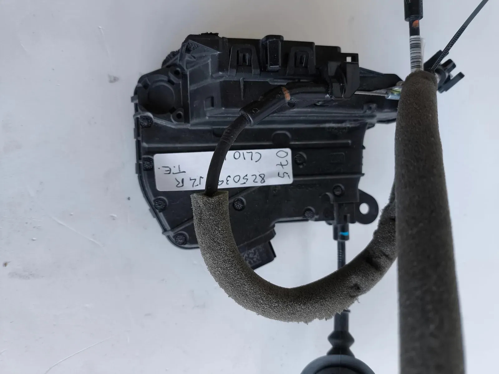 Fechadura de porta TE Renault Clio V referência 825039554R