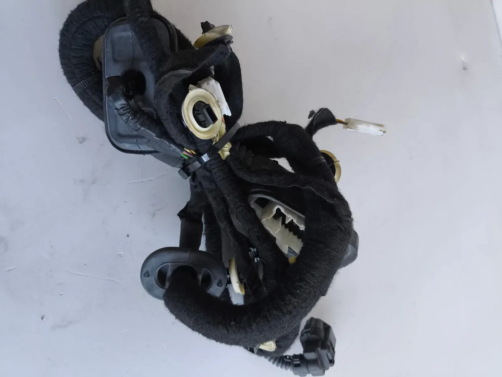 Cablagem de porta TE Renault Clio V referência 241270269R