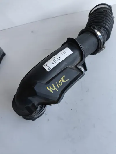 Saída de filtro de ar Renault Megane IV referência 165765FM0A