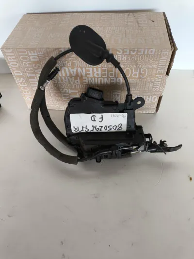 Fechadura de porta FE Renault Clio V referência 805032387R
